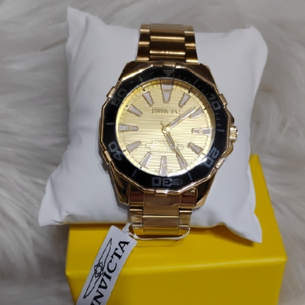 New Invicta Pro Driver 100m Water Resistant Gold Watch W Black Accents